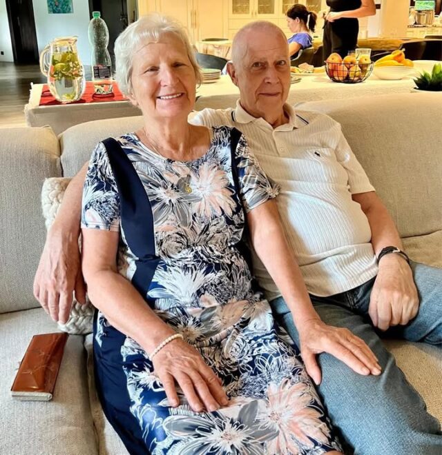 Ani ne za měsíc pořádáme v Pardubicích kurz Akabaneho test 👉 Harmonizace teplem - moxování pod vedením manželů Bělousových!

Je to jedinečná metoda pro získání a obnovení životní energie! Působí léčebně i preventivně a slouží jako prevence chřipkových a jiných virových onemocnění! 

Více informací najdete na 👉 https://kurzyeov.cz/kurzy/kurzy-s-libuskou-a-petrem-belousovovymi/