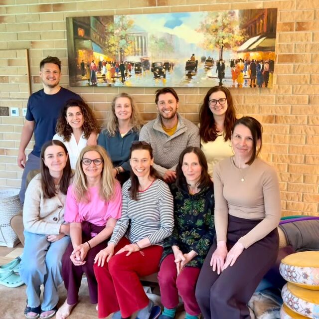 Do světa vypouštíme nové lektory metodiky EOV - VEOVISION. Byla to skvělá parta a my jim přejeme, ať je jejich nadšení a motivace neopouští 🤗🧡💫